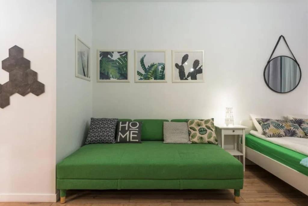 Cozy Modern Studio Green Apartment In Old Town คราคูฟ ภายนอก รูปภาพ